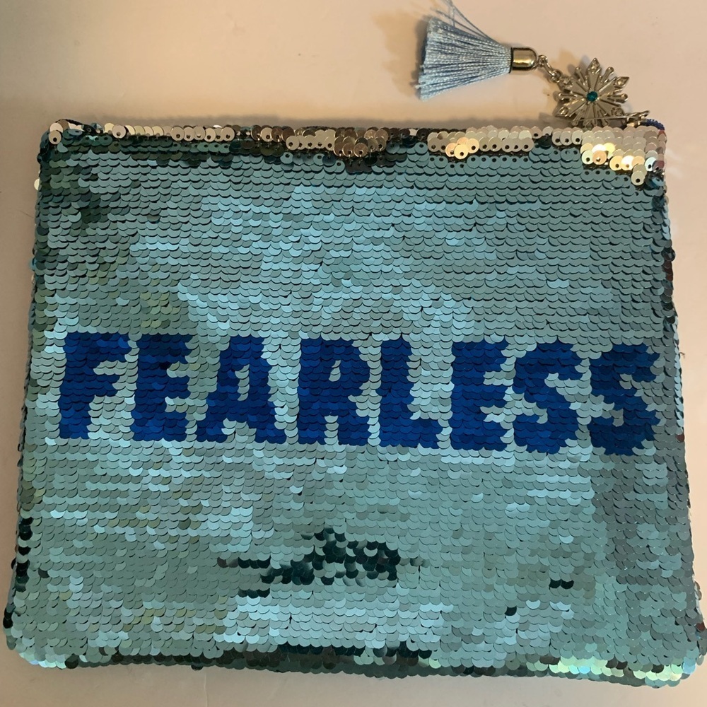 DISNEY BLUE SEQUINS CLUTCH WITH “FEARLESS” WRITTEN ON IT…SNOWFLAKE ZIPPER PULL